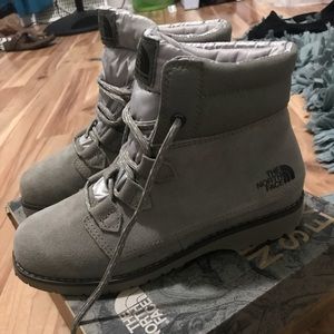 Gray north face boot never worn! Still in the box